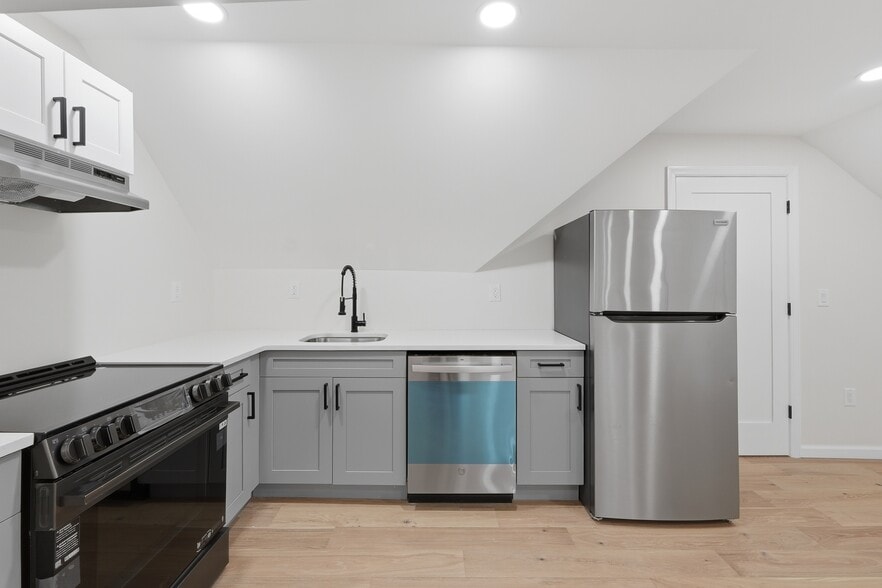 More Photos Of 82 Grove St, Montclair Apartments For Sale