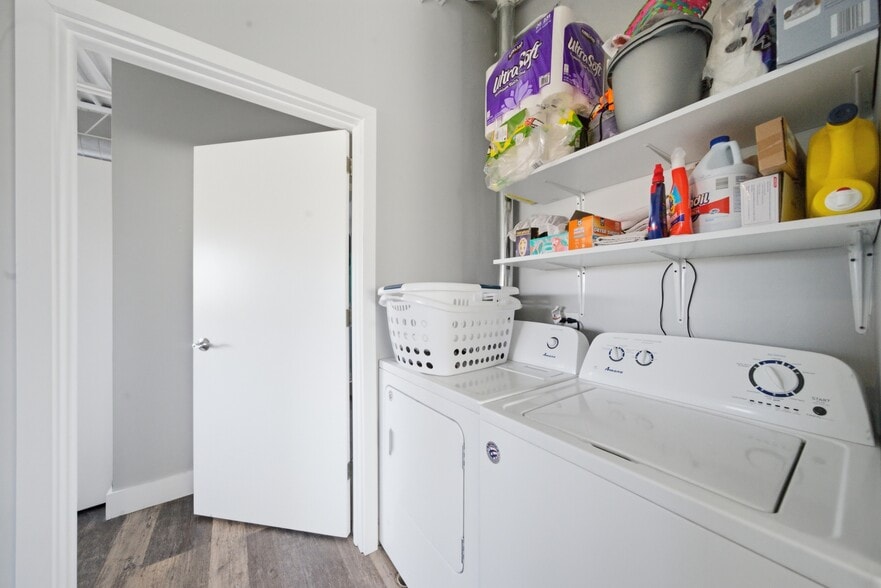 More Photos Of 460 Coventry Ln, Crystal Lake Apartments For Sale
