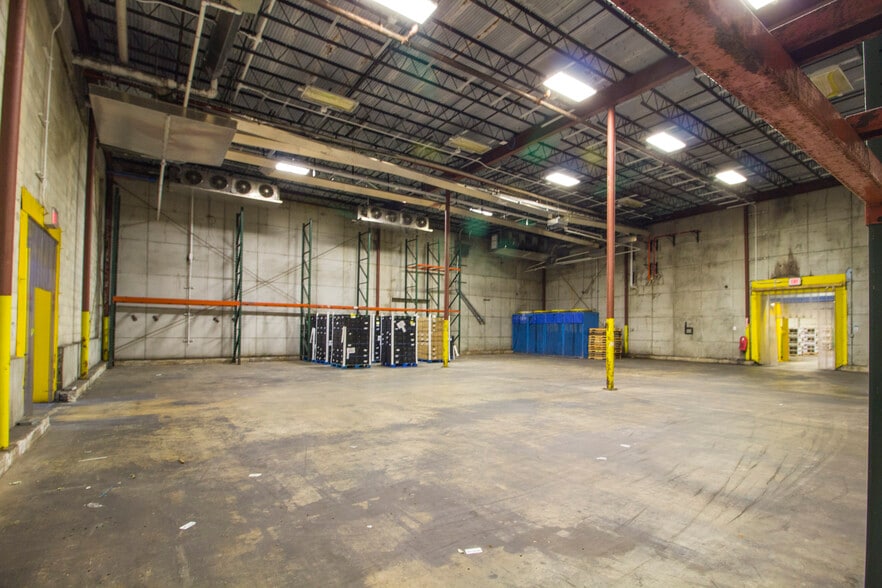 More Photos Of 1005 Snively Ave, Winter Haven Refrigeration Cold Storage For Sale