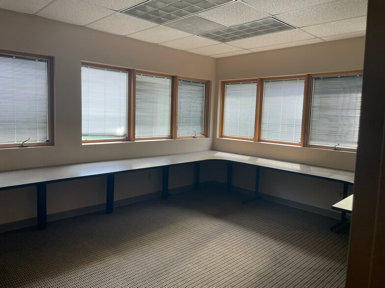 More Photos Of 1735 Central Ave, Albany Office For Sale