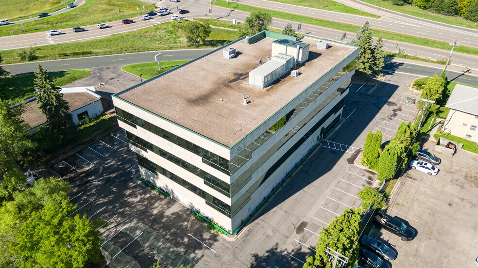 More Photos Of 941 Hillwind Rd NE, Minneapolis Medical For Lease
