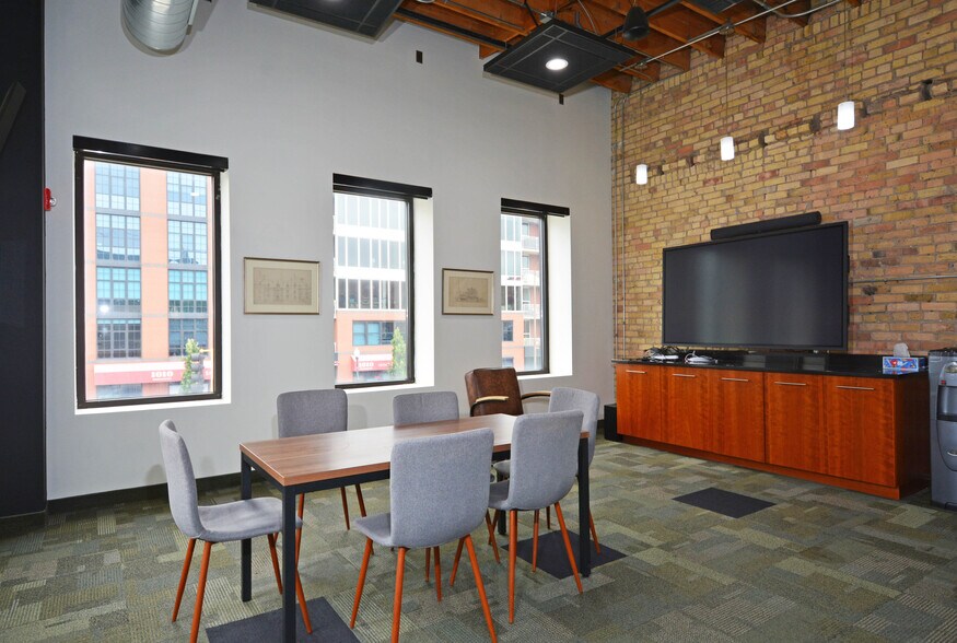 More Photos Of 1001 Washington Ave S, Minneapolis General Retail For Sale