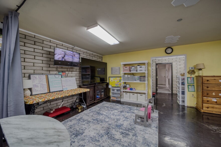 More Photos Of 5201 S Highway 95, Fort Mohave Storefront Retail Office For Sale