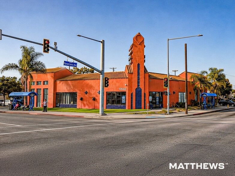 Primary Photo Of 13528-13542 Lakewood Blvd, Bellflower Freestanding For Lease