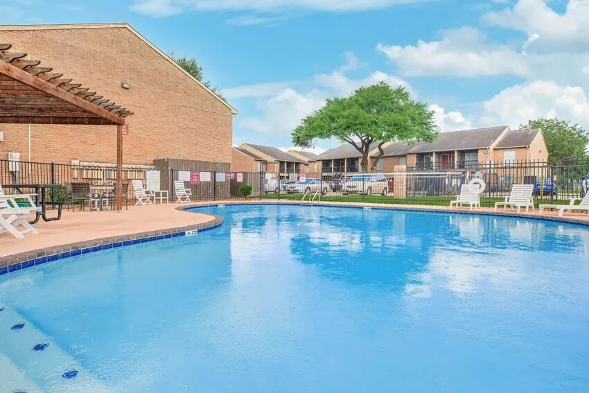 More Photos Of 9402 Synott Rd, Houston Apartments For Sale