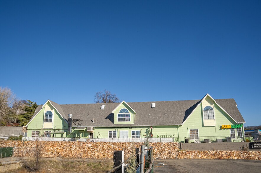 More Photos Of 40278 Road 425A, Oakhurst Restaurant For Sale