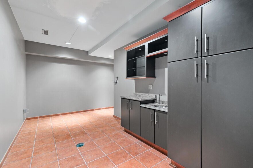 More Photos Of 2-4 Water St, Guilford Storefront Retail Office For Lease