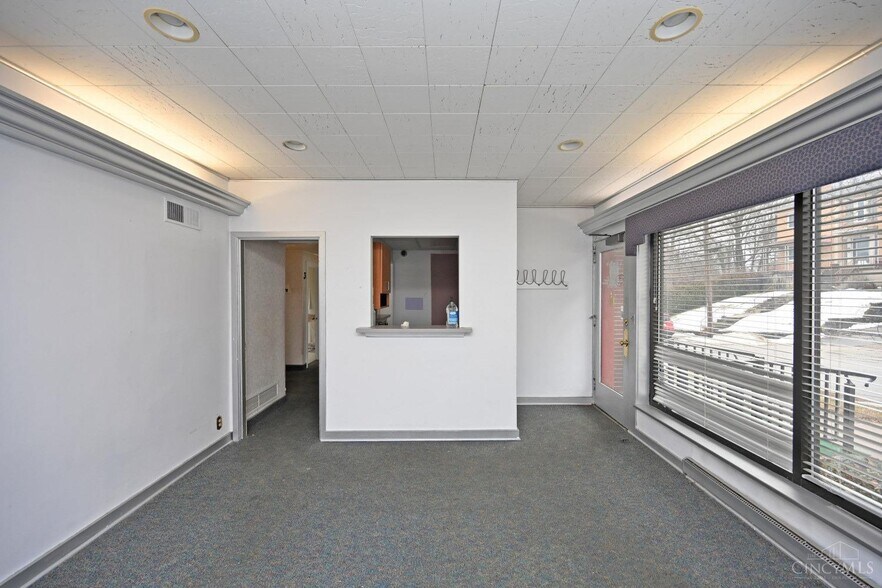 More Photos Of 910 Barry Ln, Cincinnati Medical For Lease