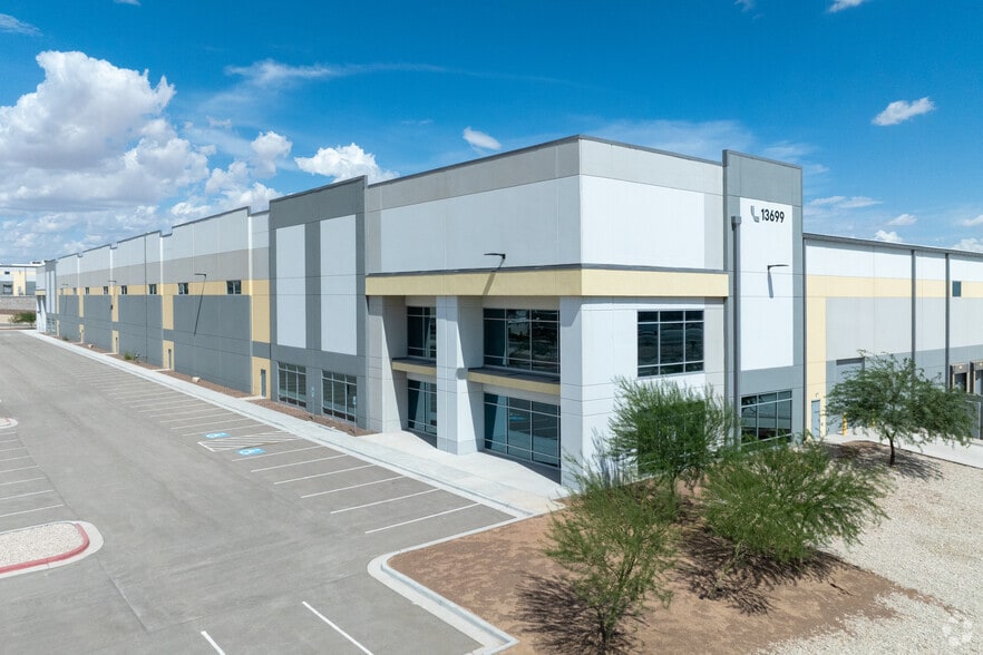 More Photos Of Gateway Blvd W, El Paso Unknown For Lease