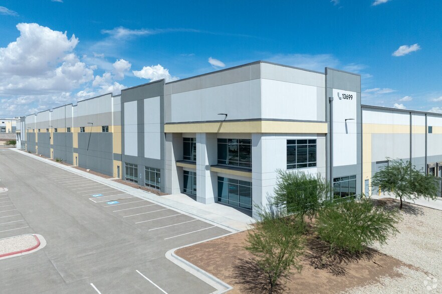 More Photos Of Gateway Blvd W, El Paso Unknown For Lease