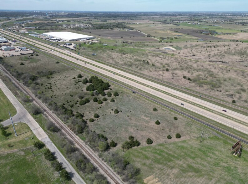More Photos Of 3413 N Interstate 45, Ennis Land For Sale