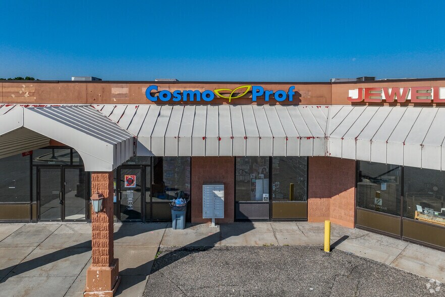 More Photos Of 13541-13579 Grove Dr, Maple Grove Unknown For Lease