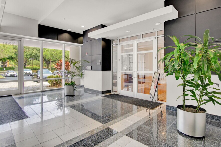 More Photos Of 6200 Metrowest Blvd, Orlando Coworking Space