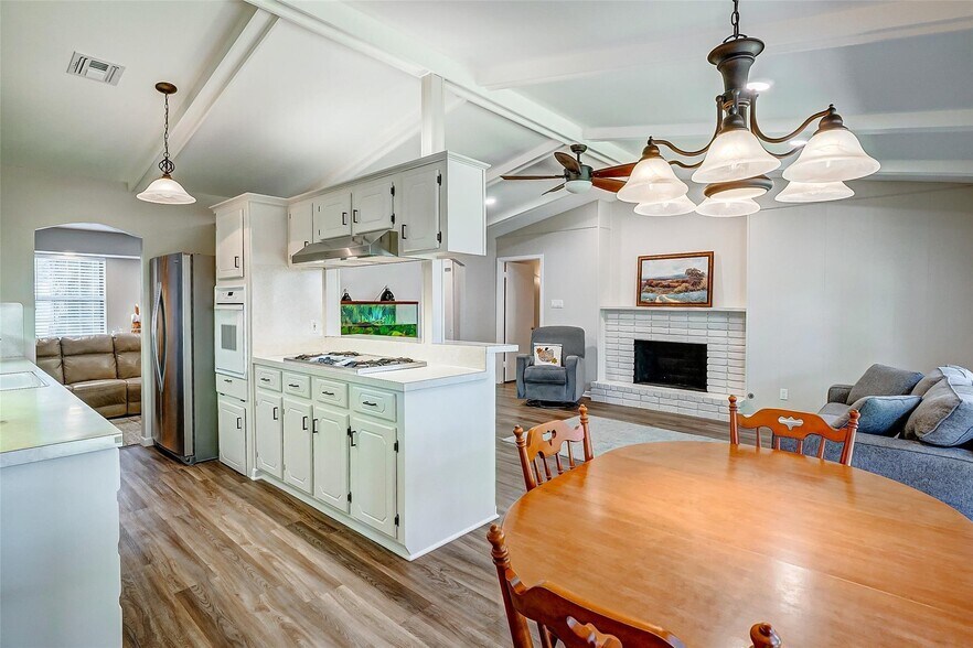 More Photos Of 9218 Hammerly Blvd, Houston Specialty For Lease