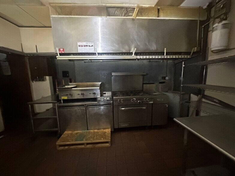 More Photos Of 3145 N Watkins St, Memphis General Retail For Sale