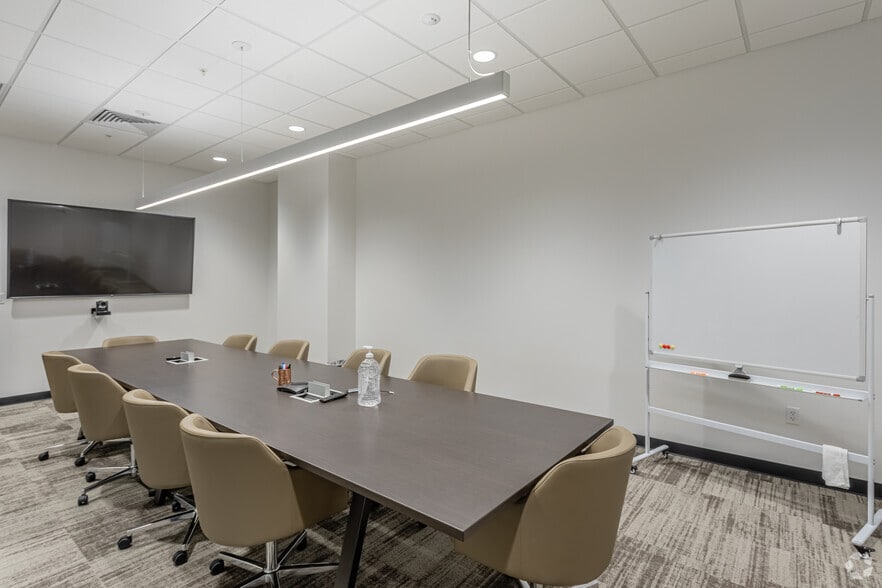 More Photos Of 5001 W Founders Way, Rogers Office For Lease