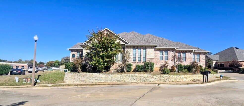 More Photos Of 1205 Bent Oaks Ct, Denton Office For Sale