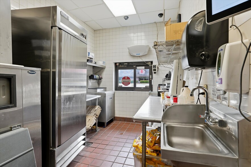 More Photos Of 3584 Parkway, Pigeon Forge Restaurant For Lease