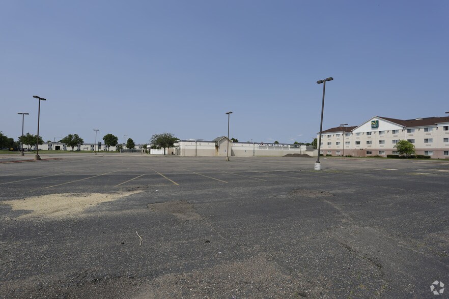 More Photos Of 6440 James Cir N, Brooklyn Center Bowling Alley For Sale