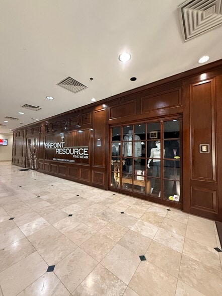 More Photos Of 1900 NW Expressway, Oklahoma City Office For Lease