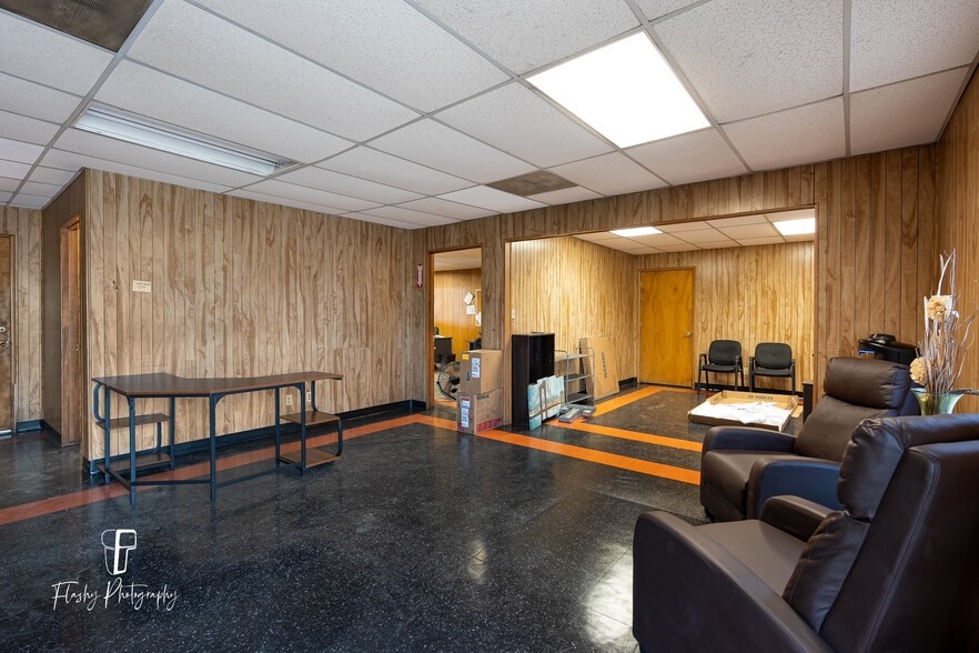 More Photos Of 7005 Downing Ave, Bakersfield Warehouse For Sale