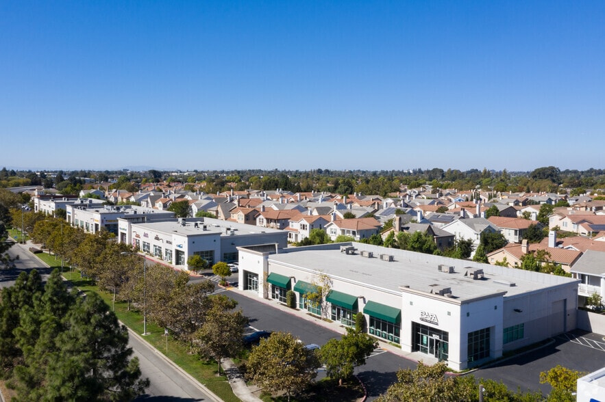More Photos Of 1625-1633 Industrial Pky W, Hayward Freestanding For Lease