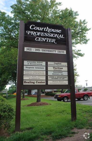 More Photos Of 3921-3951 University Dr, Fairfax Office For Lease