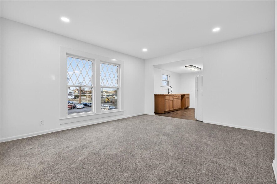 More Photos Of 822 S Johnstone Ave, Bartlesville Freestanding For Sale