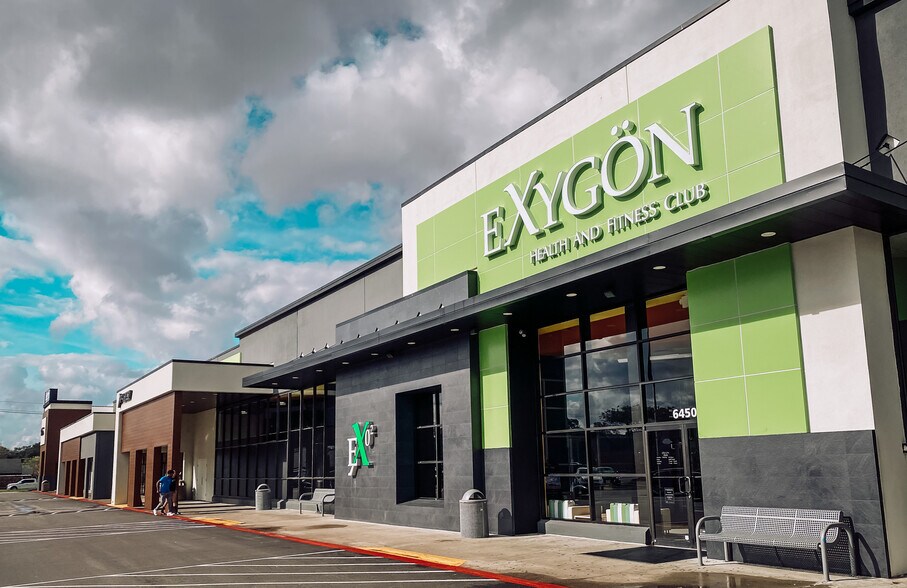 More Photos Of 6210-6410 Phelan Blvd, Beaumont Unknown For Lease