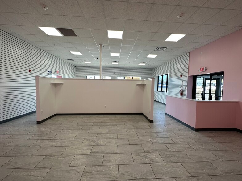 More Photos Of 1020-1060 E Ridge Rd, Rochester General Retail For Sale