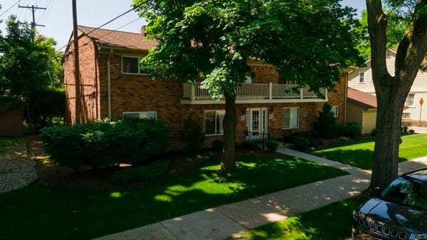 More Photos Of 516 Neff Ln, Grosse Pointe Apartments For Sale