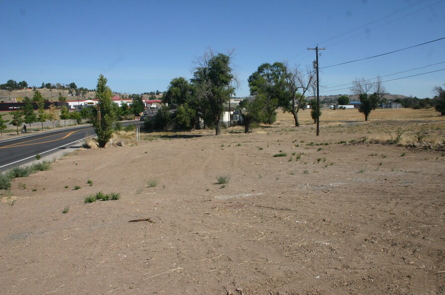 More Photos Of 401 NE 6th St, Madras Land For Sale