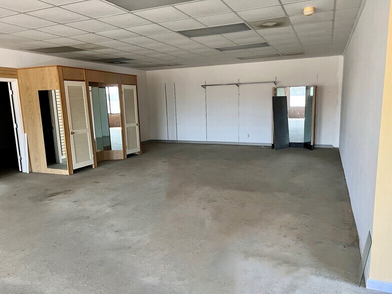 More Photos Of 4073 Highway 51 S, Senatobia Storefront Retail Office For Lease