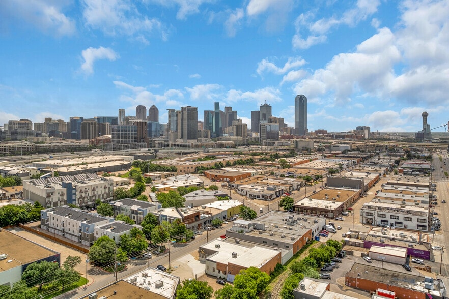 More Photos Of 1430 Dragon St, Dallas Office For Lease