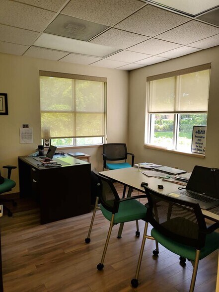 More Photos Of 5601 21st Ave W, Bradenton Office For Lease