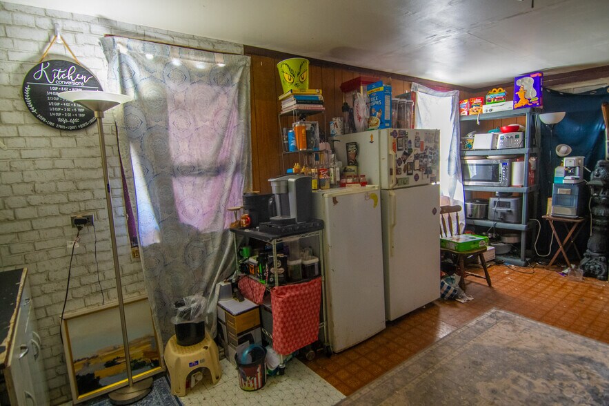 More Photos Of 54140 N Main St, Seligman Freestanding For Sale