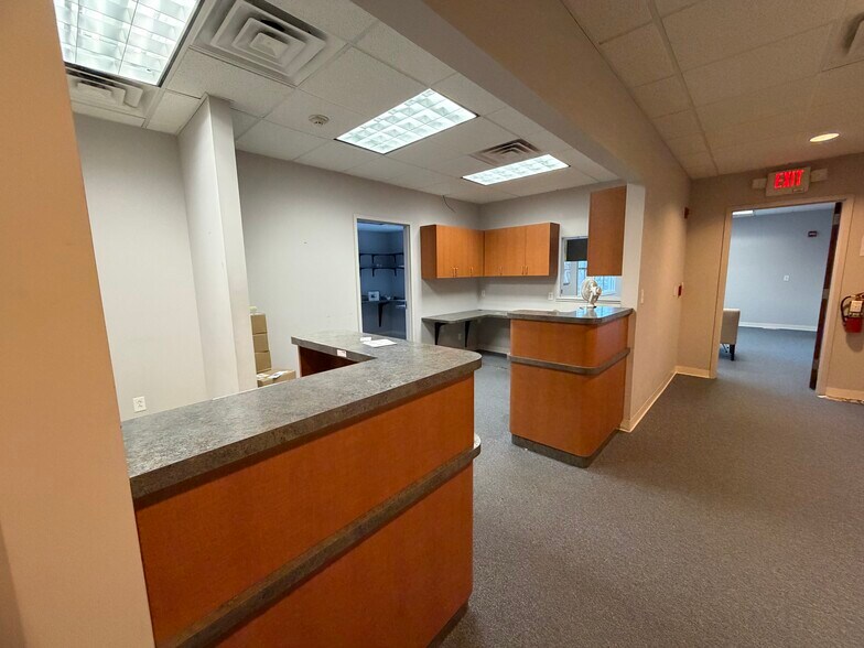 More Photos Of 97 Cedar Grove Ln, Somerset Office For Lease