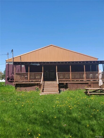 Primary Photo Of 1693 East Ave, Barker Restaurant For Sale