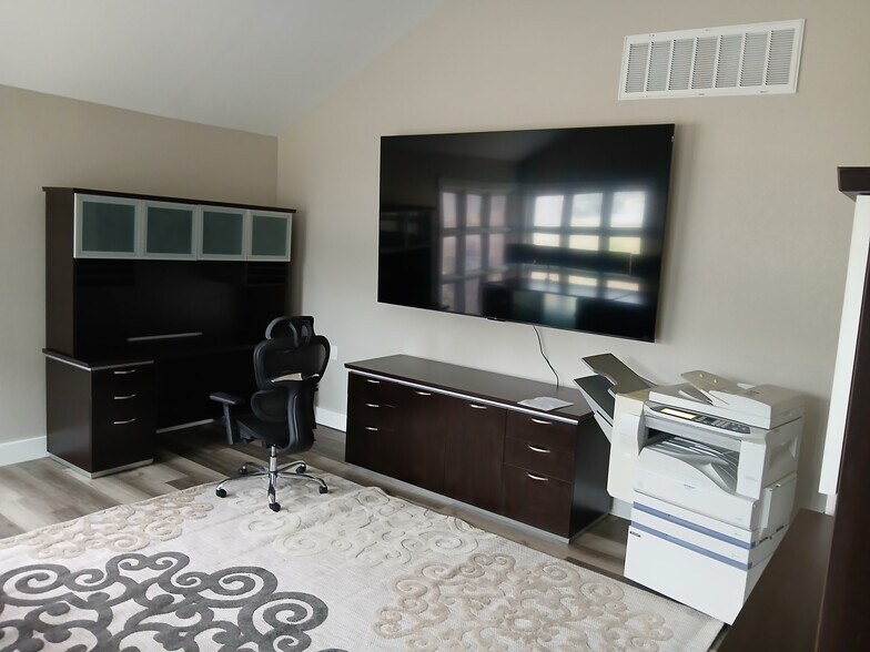 More Photos Of 4400 Bayou Blvd, Pensacola Medical For Lease