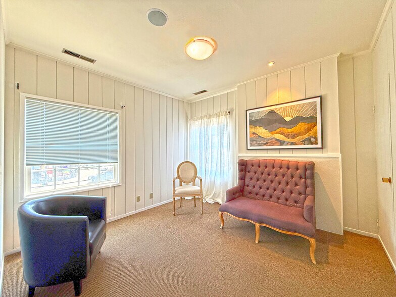 More Photos Of 3929 Grand Ave, Oakland Medical For Lease