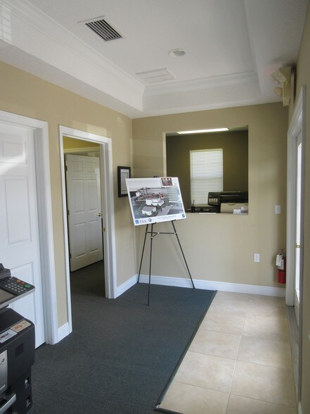 More Photos Of 6912 W Linebaugh Ave, Tampa Medical For Lease