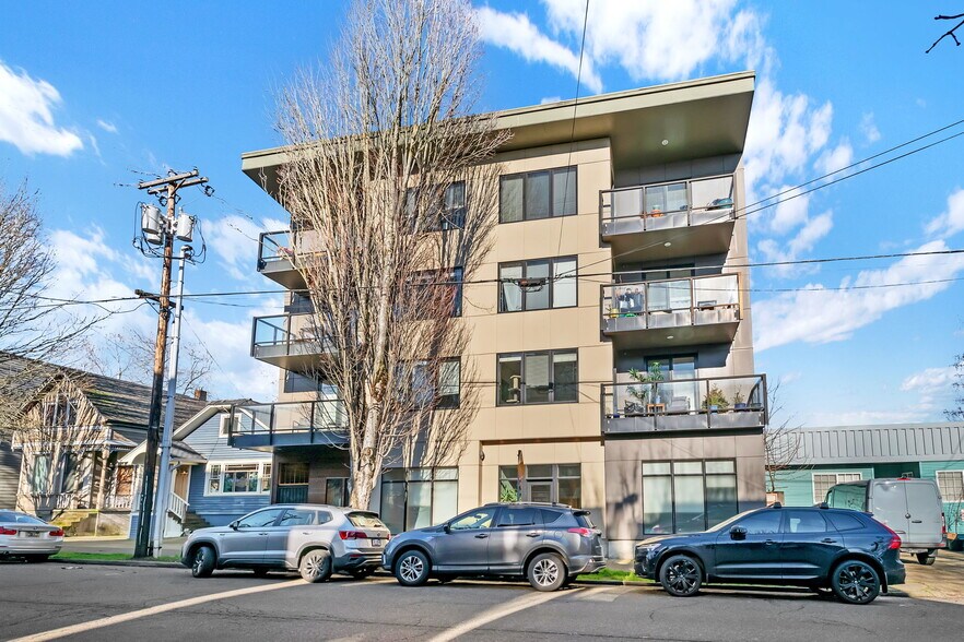 Primary Photo Of 2651 NW Thurman St, Portland Apartments For Sale