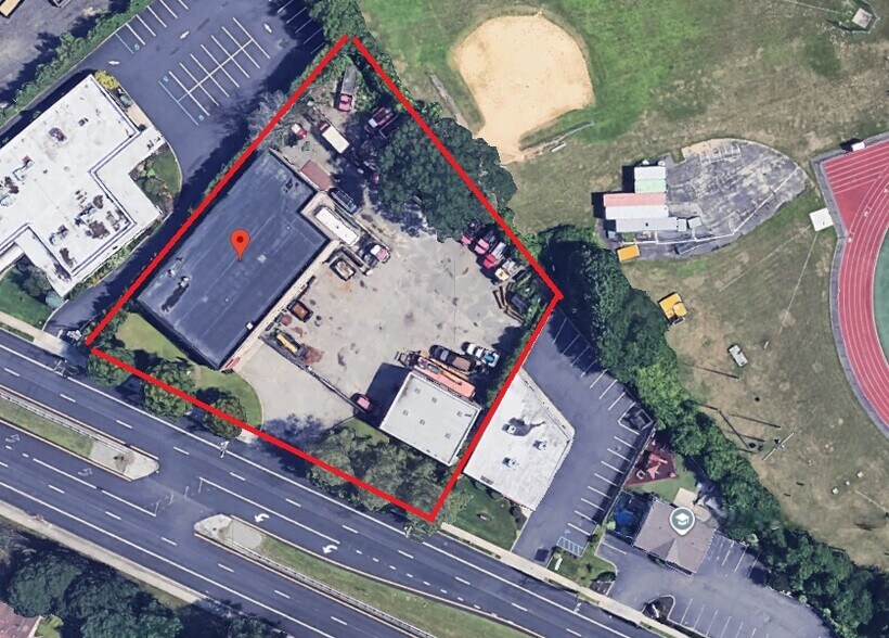 More Photos Of 185 Route 109, West Babylon Warehouse For Sale