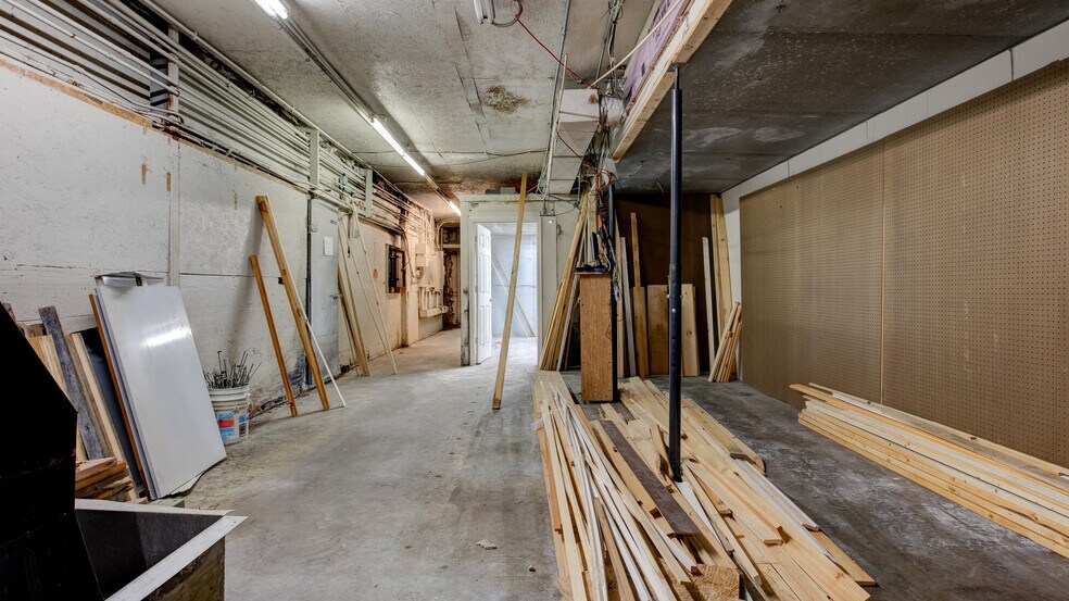More Photos Of 2015 Payne st, Tell City Light Distribution For Sale