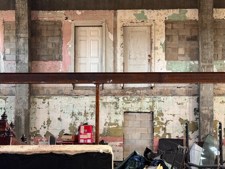 More Photos Of 701 W King St, Cocoa Warehouse For Sale