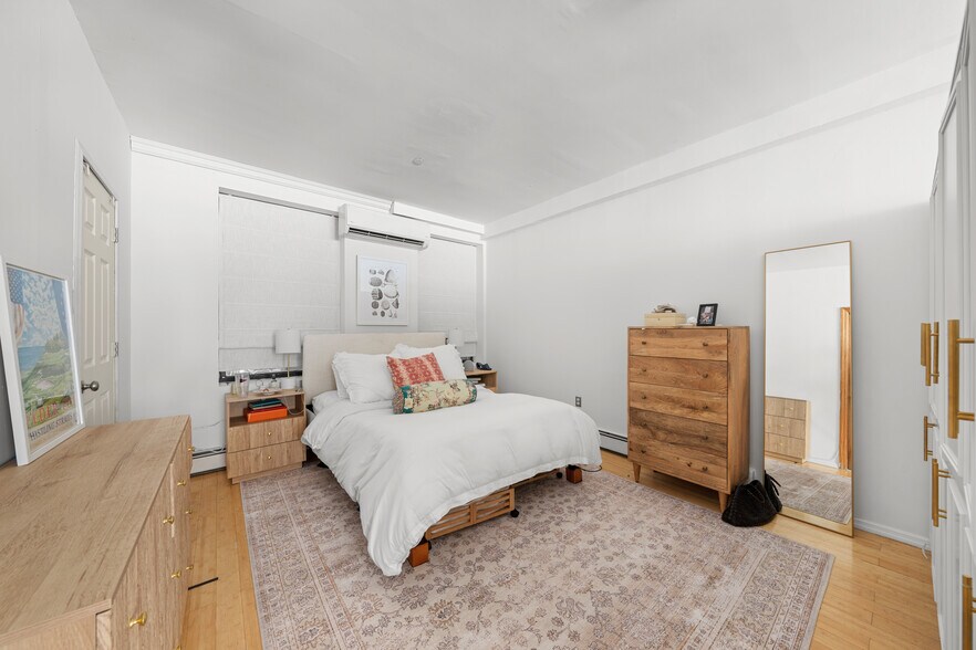 More Photos Of 183 Duane St, New York Apartments For Sale