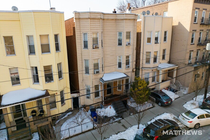 More Photos Of 333 47th St, Union City Apartments For Sale