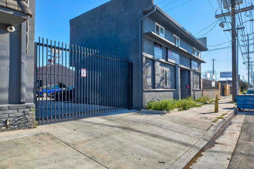 More Photos Of 11686 Sheldon St, Sun Valley Warehouse For Lease