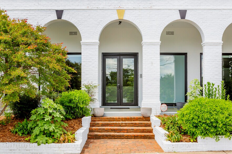 More Photos Of 490 Westfield Rd, Charlottesville Storefront Retail Office For Sale