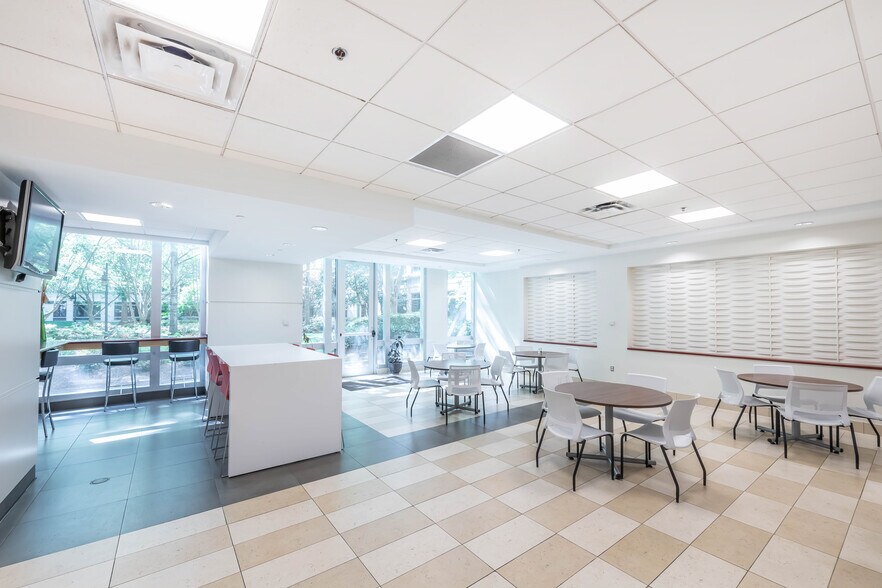 More Photos Of 13560 Morris Rd, Alpharetta Office For Lease